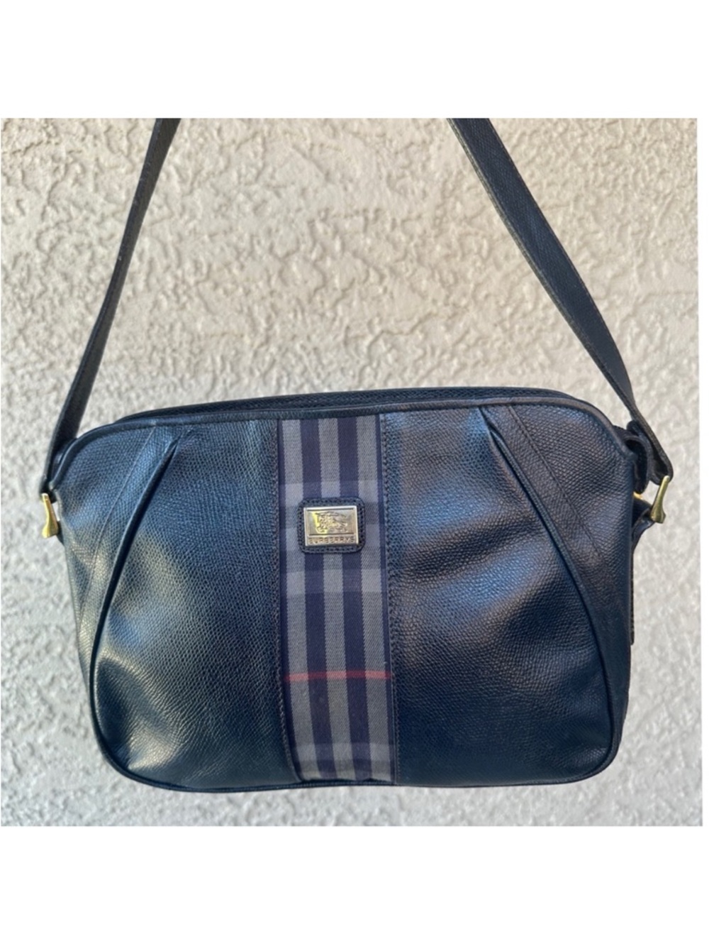 BURBERRY’S Vintage Leather crossbody Bag -100% authentic